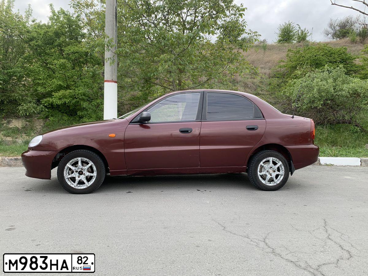 Фото автомобиля ZAZ LANOS, 2006 — госномер М983НА82. Цвет: ВИШНЕВЫЙ
