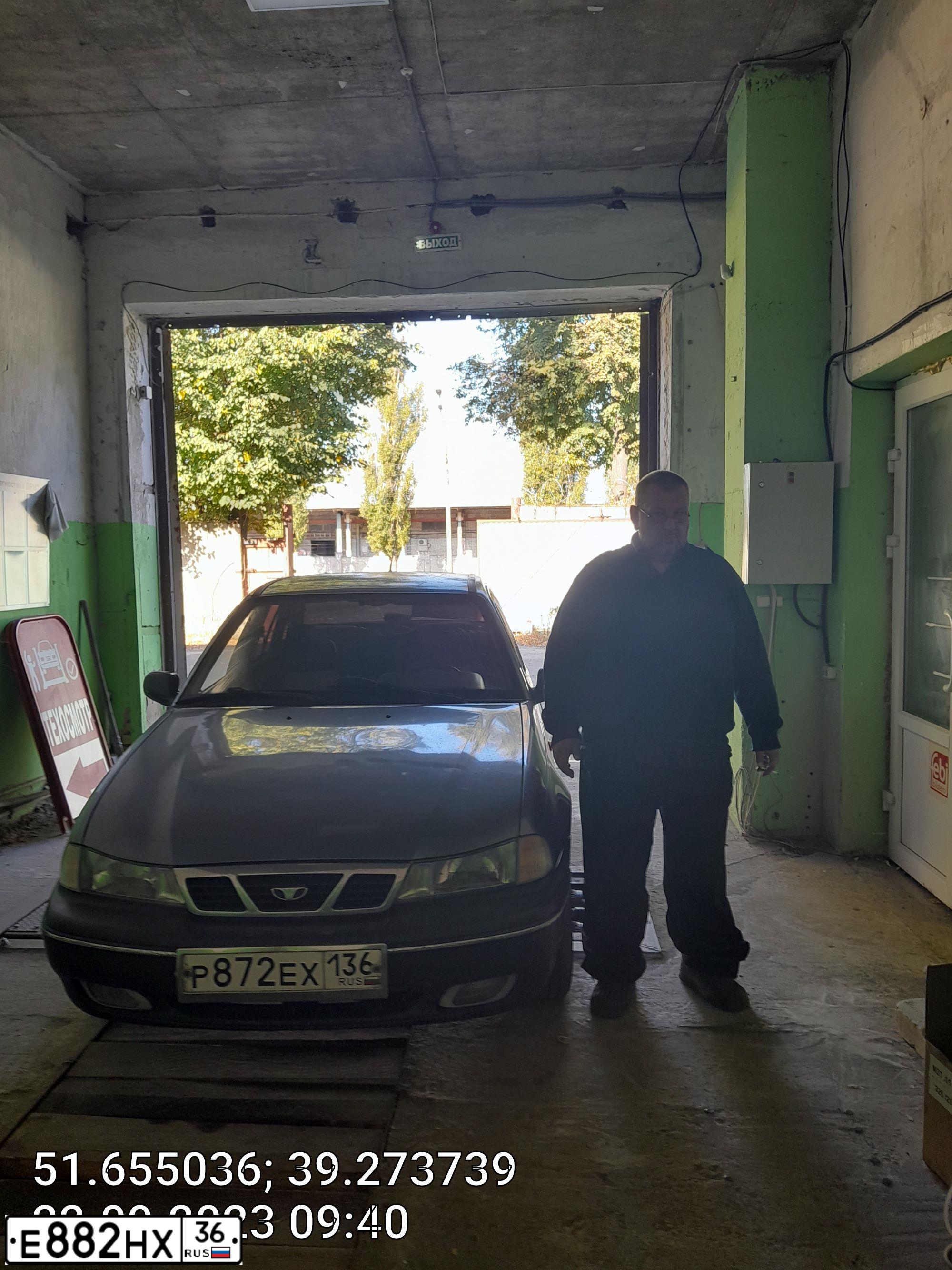 Фото автомобиля DAEWOO O NEXIA, 2007 — госномер Р872ЕХ136. Цвет: ВАСИЛЕК