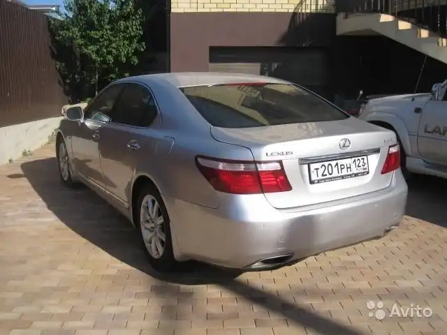 Фото автомобиля LEXUS LS, 2006 — госномер К461МО35. Цвет: СЕРЕБРИСТЫЙ