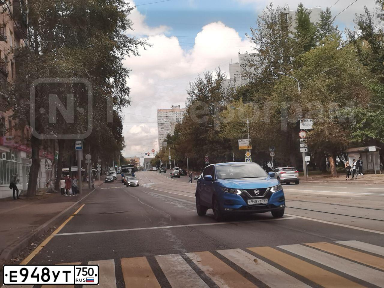 Фото автомобиля NISSAN QASHQAI, 2019 — госномер Е948УТ750. Цвет: ГОЛУБОЙ