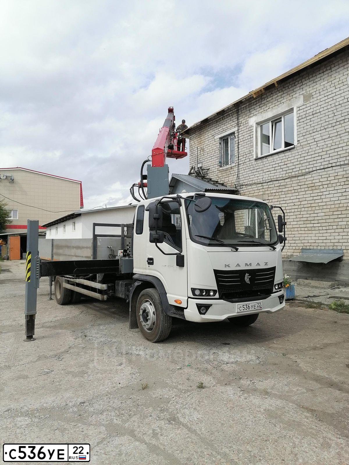 Фото автомобиля ZIL 433362 /4X2/ CHASSIS, 2002 — госномер Е173СО22. Цвет: Белый