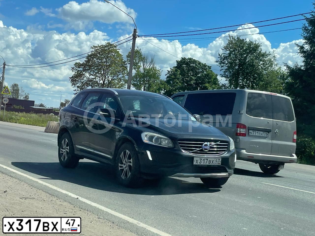 Фото автомобиля VOLVO XC60, 2009 — госномер А270ЕЕ60. Цвет: ЧЕРНЫЙ