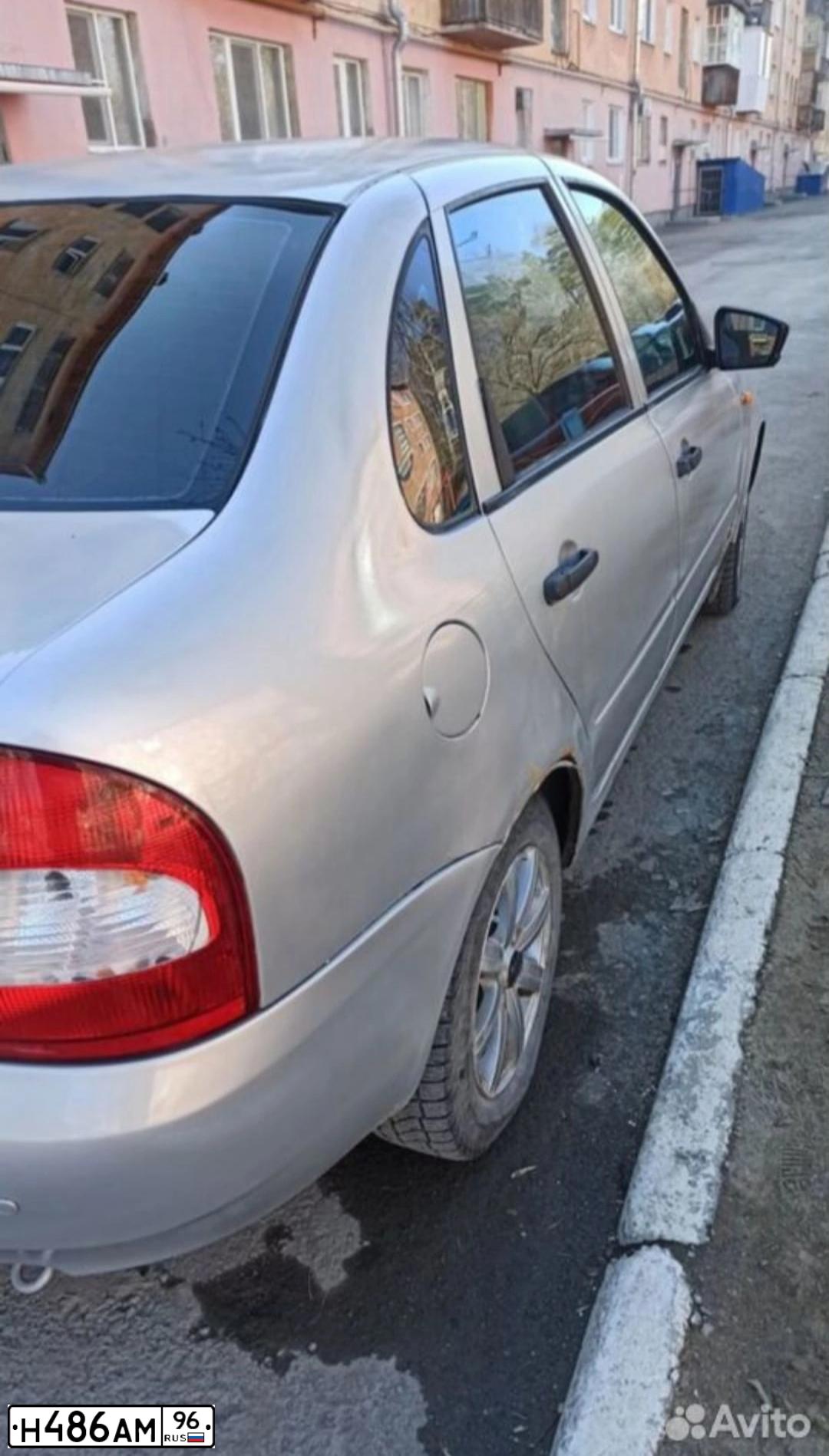 Фото автомобиля LADA KALINA, 2006 — госномер Р460ОС196. Цвет: СЕРО-БЕЖЕВЫЙ