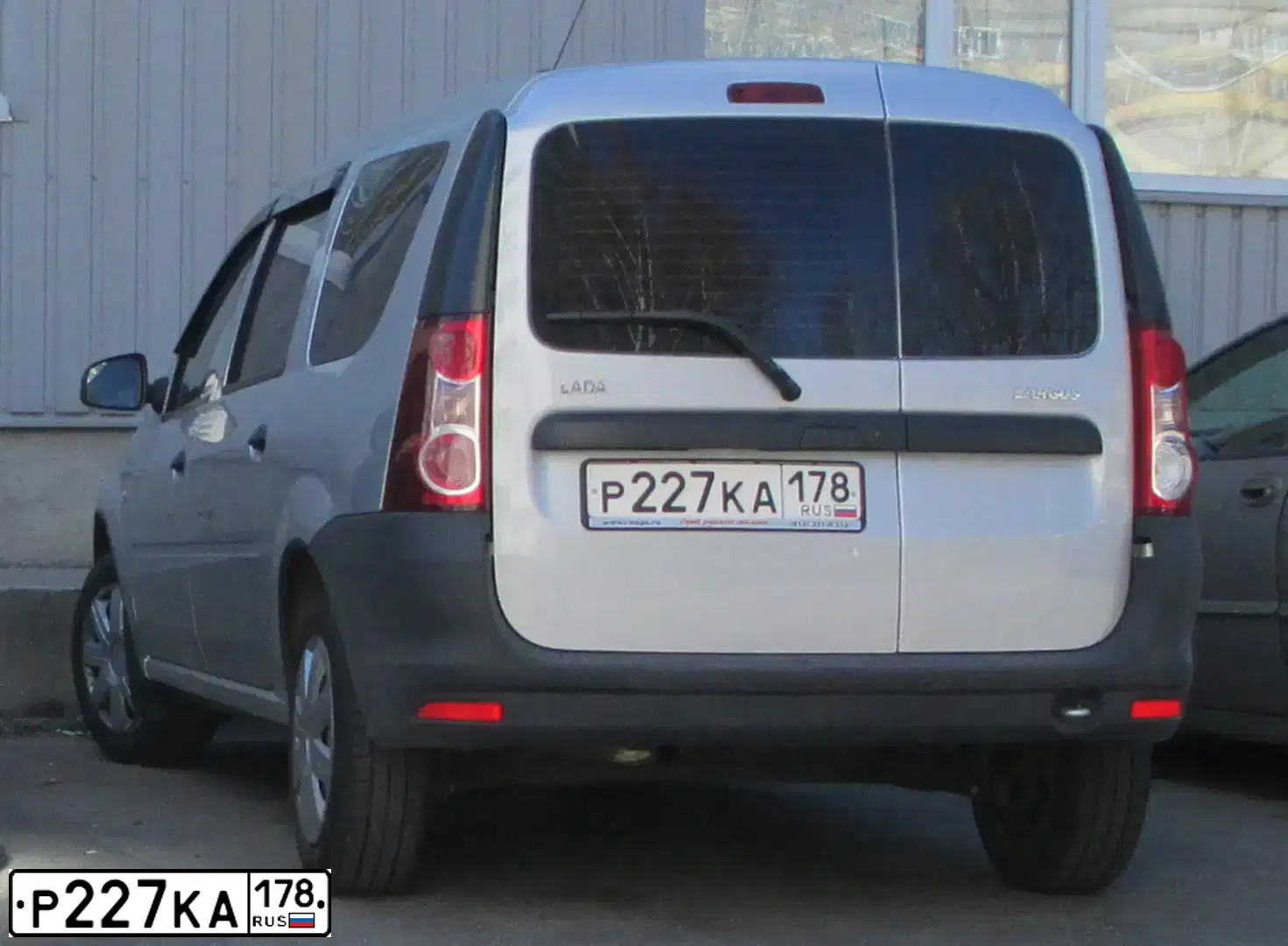 Фото автомобиля LADA LARGUS, 2014 — госномер Т252ТК69