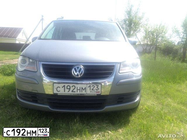 Фото автомобиля VOLKSWAGEN TOURAN, 2007 — госномер С192НМ123. Цвет: СЕРЫЙ