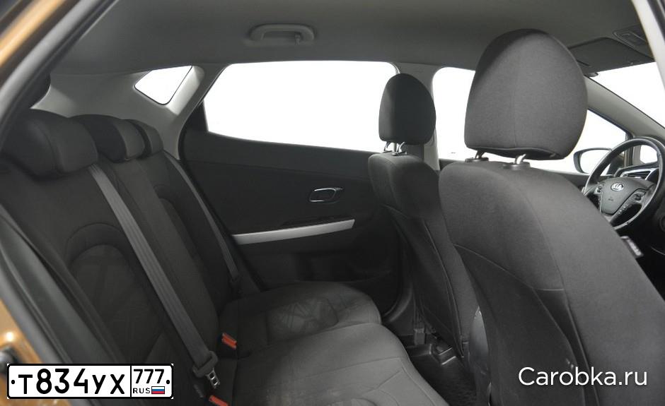 Фото автомобиля KIA CEE'D, 2016 — госномер А545НЕ161. Цвет: КОРИЧНЕВЫЙ