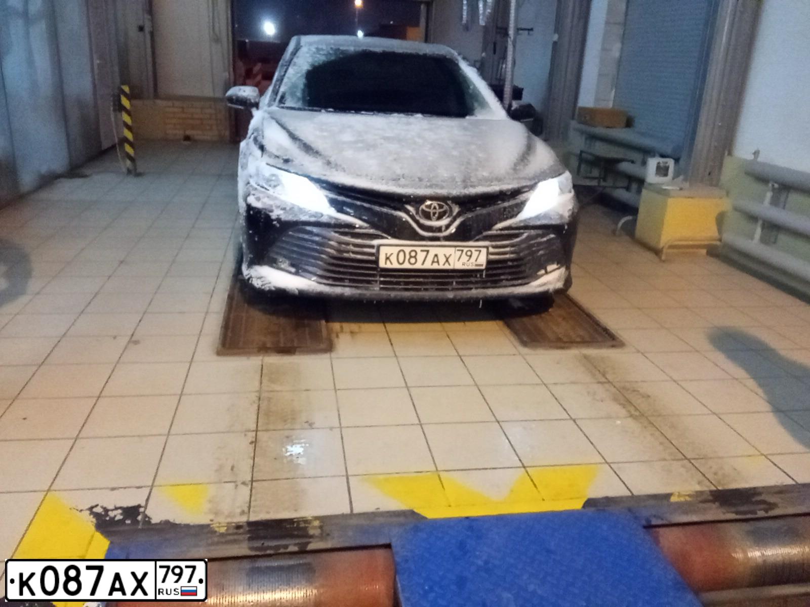 Фото автомобиля TOYOTA CAMRY, 2019 — госномер К087АХ797. Цвет: ЧЕРНЫЙ