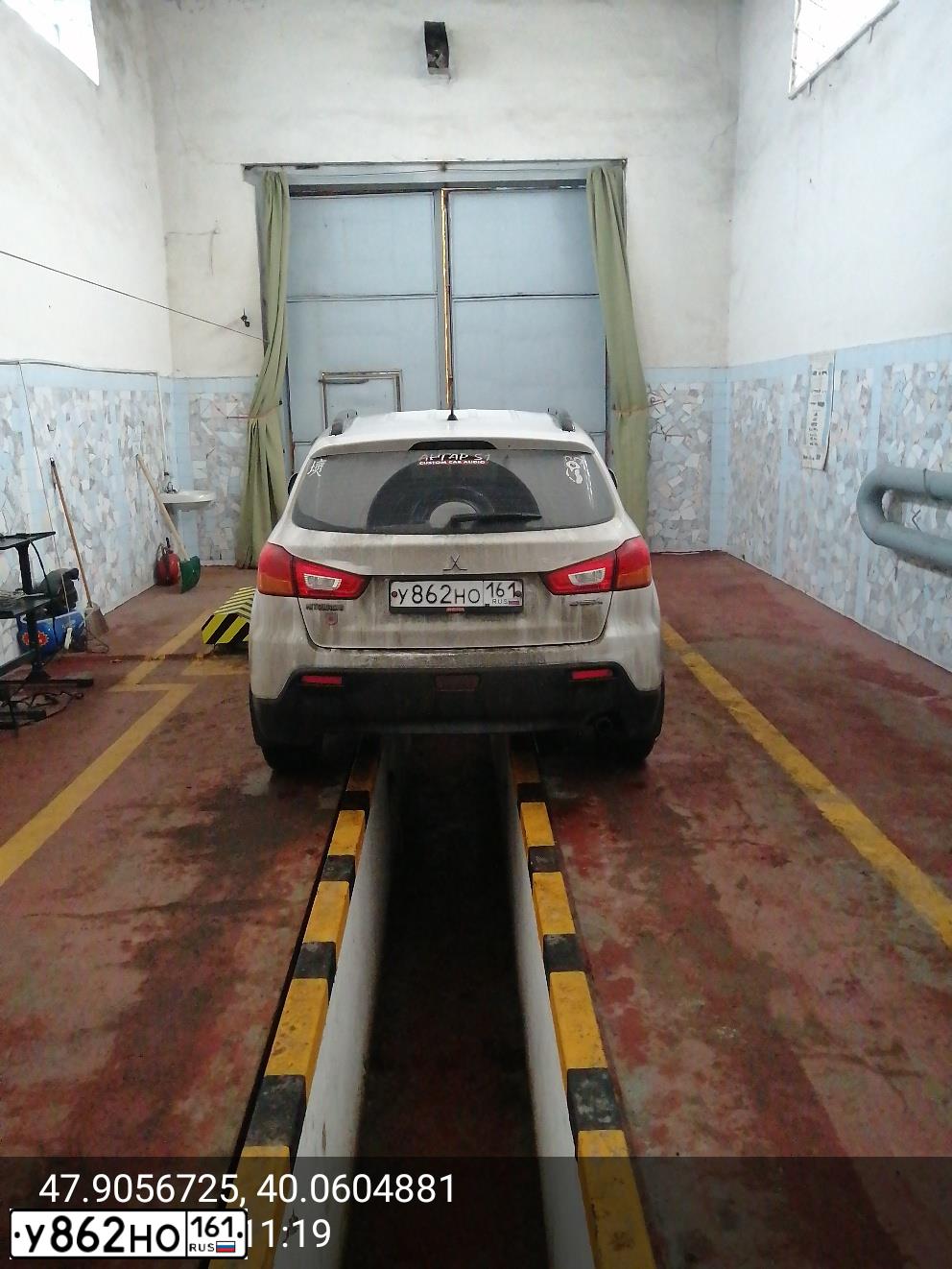 Фото автомобиля MITSUBISHI ASX, 2011 — госномер У862НО161. Цвет: Белый