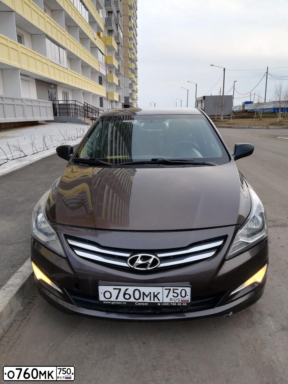 Фото автомобиля HYUNDAI SOLARIS, 2015 — госномер А311СК124. Цвет: Коричневый