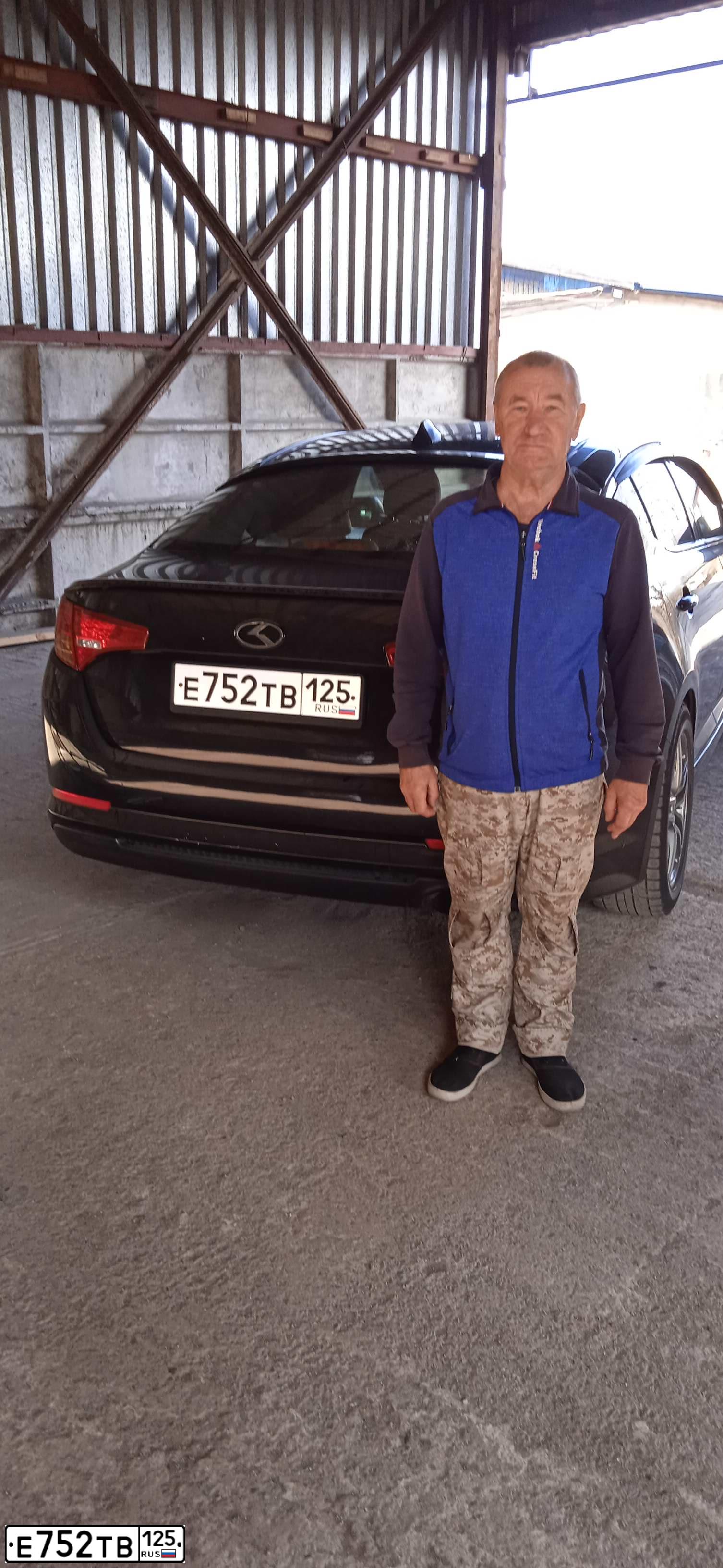 Фото автомобиля KIA K5, 2011 — госномер Р569ТК126. Цвет: ЧЕРНЫЙ