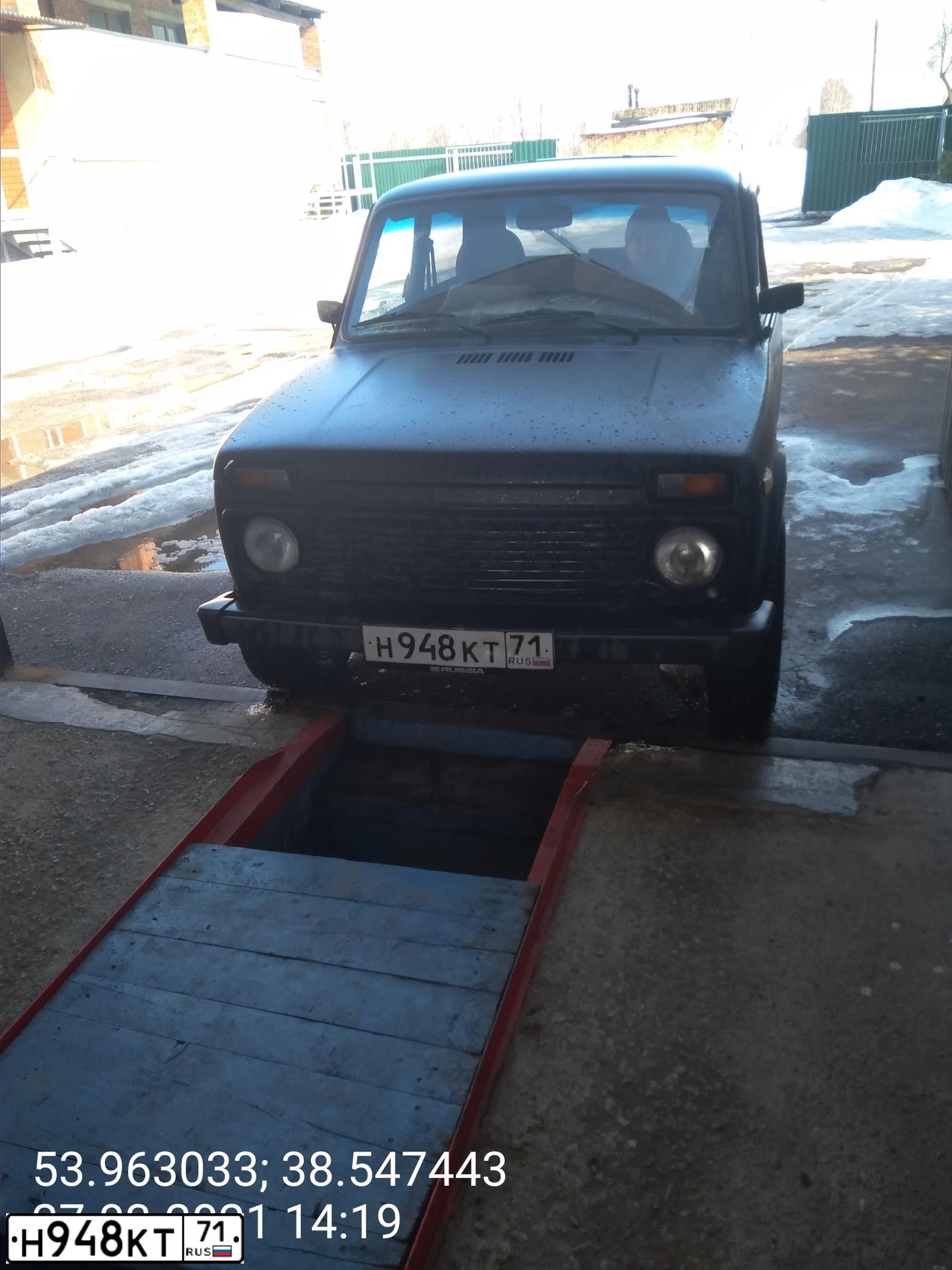 Фото автомобиля LADA 2121 NIVA, 2003 — госномер У613НЕ71. Цвет: ЧЕРНЫЙ