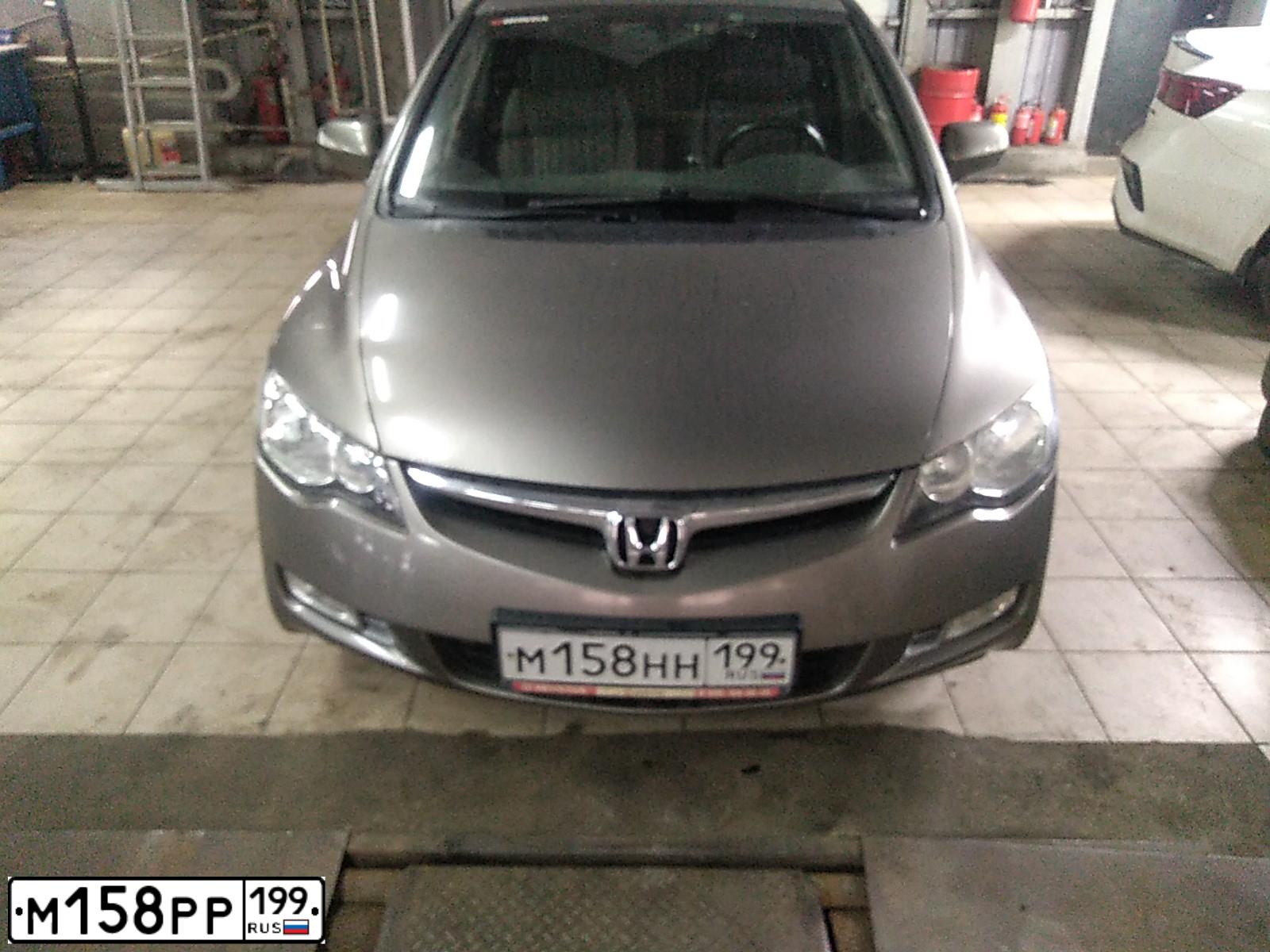 Фото автомобиля HONDA CIVIC, 2008 — госномер М158НН199. Цвет: СЕРЫЙ
