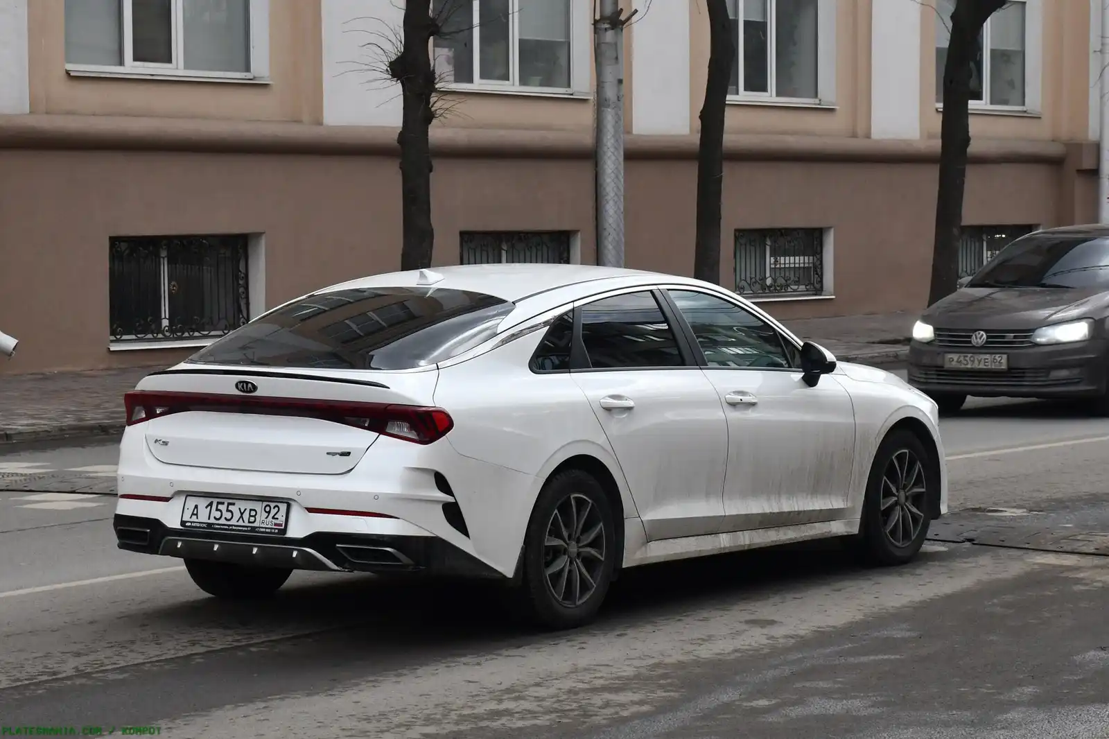 Фото автомобиля VOLKSWAGEN POLO, 2018 — госномер Р459УЕ62. Цвет: Коричневый