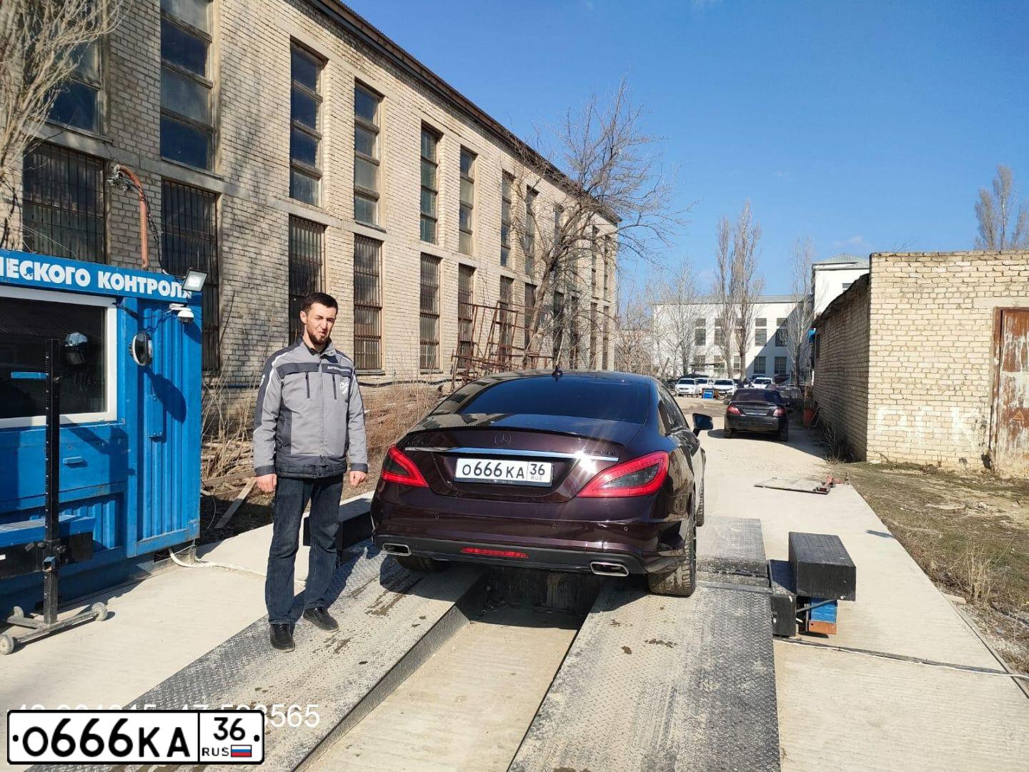Фото автомобиля ВАЗ 21099, 1999 — госномер О666КА36. Цвет: СЕРЕБРИСТЫЙ ЗЕЛЕНО-ГОЛУБОЙ