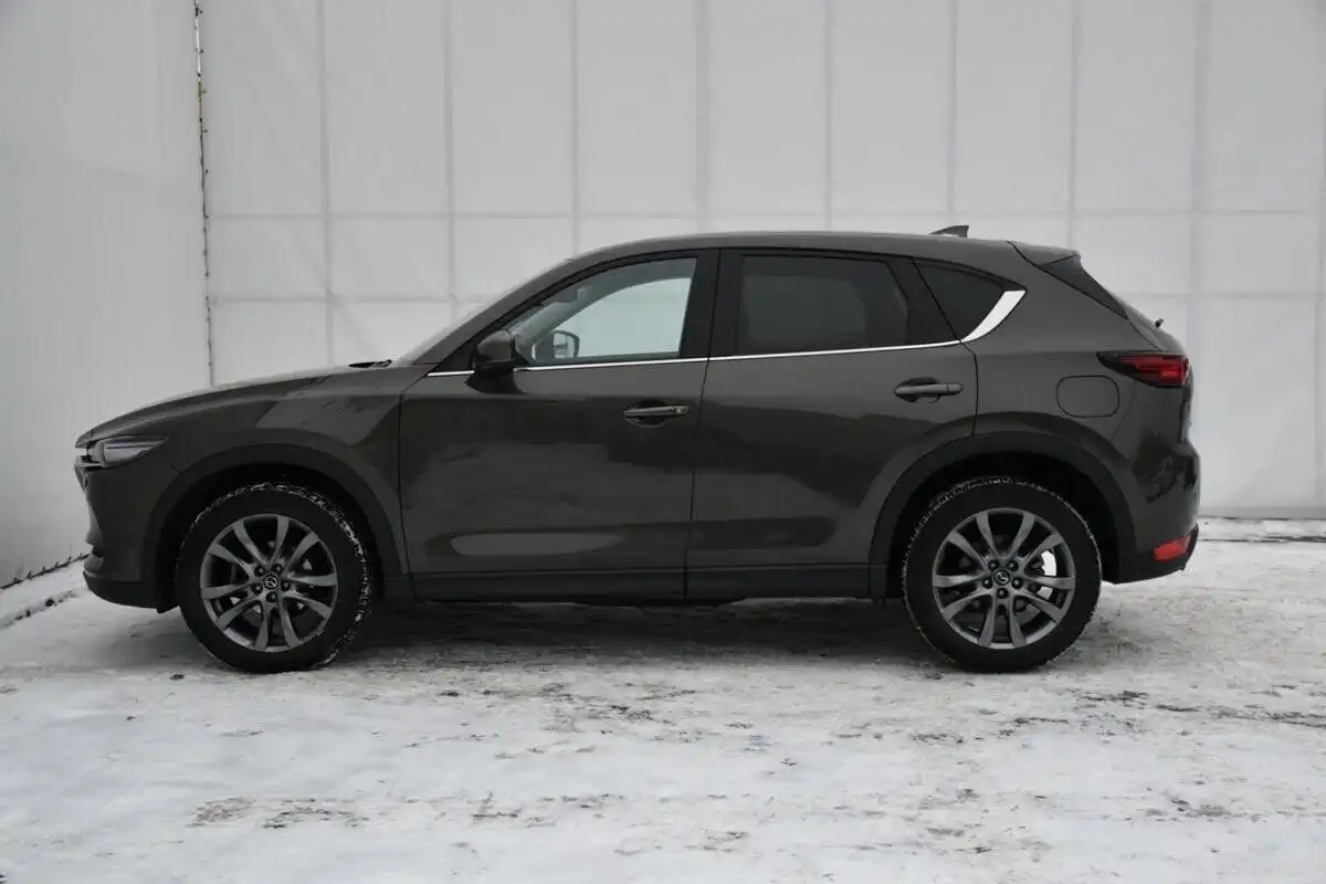 Фото автомобиля MAZDA CX-5, 2018 — госномер М341ВУ799. Цвет: Коричневый