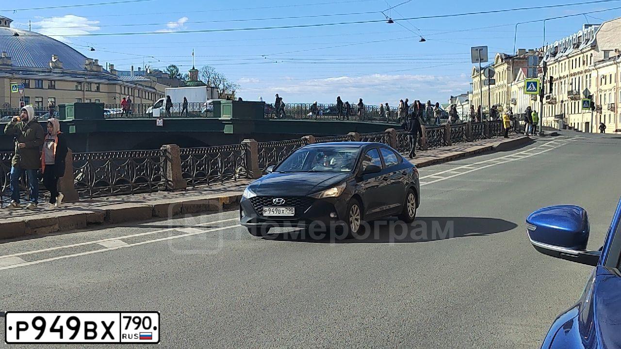 Фото автомобиля HYUNDAI SOLARIS, 2020 — госномер М253РС21. Цвет: ЧЕРНЫЙ