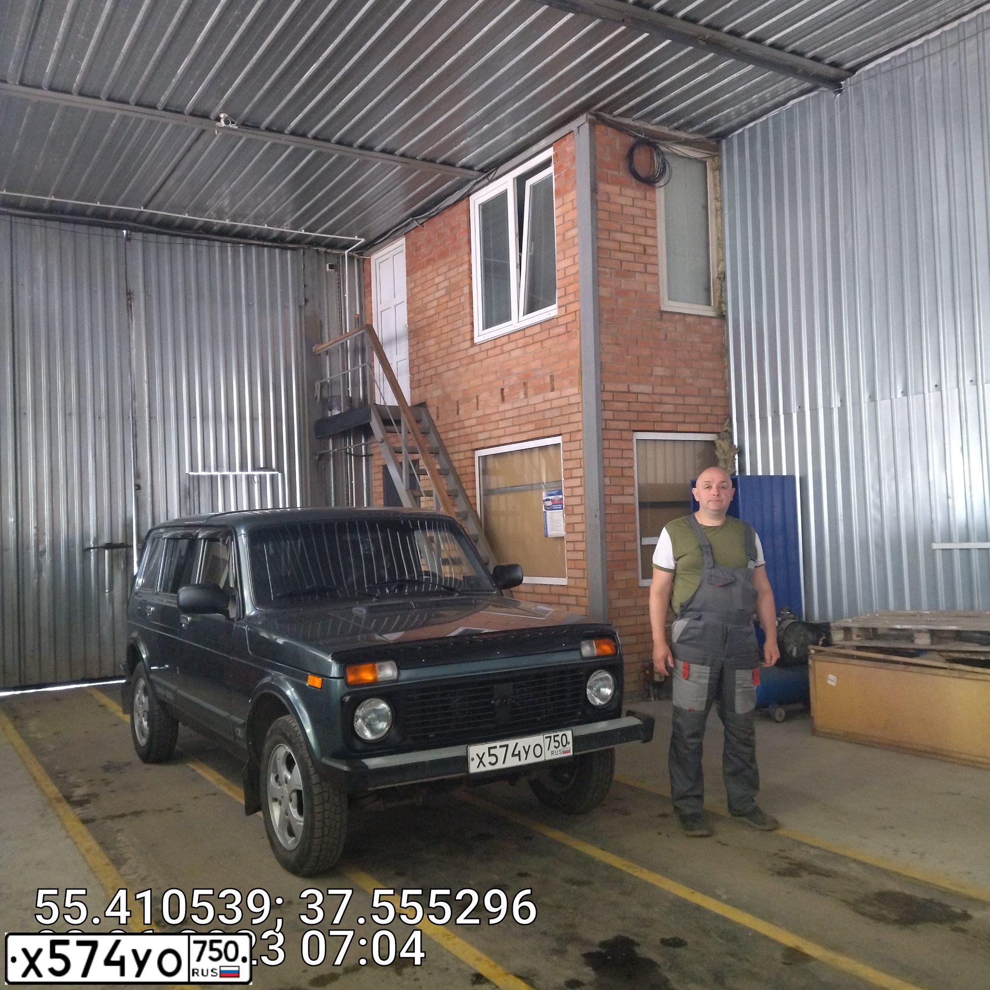 Фото автомобиля LADA 2131 NIVA, 2010 — госномер В682МА799. Цвет: СЕРО-СИНЕ-ЗЕЛЕНЫЙ