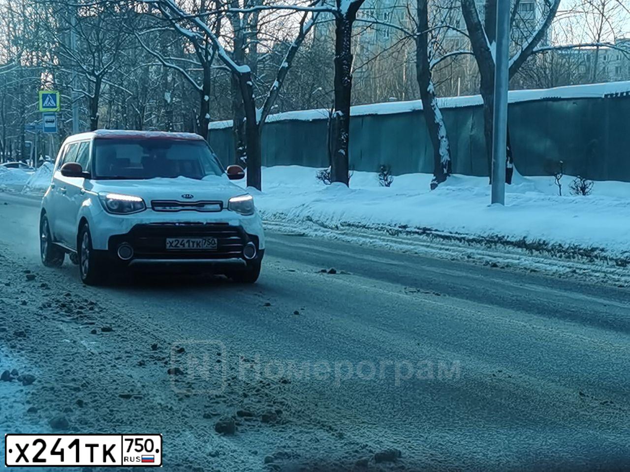 Фото автомобиля KIA SOUL, 2016 — госномер С284АС977. Цвет: Белый
