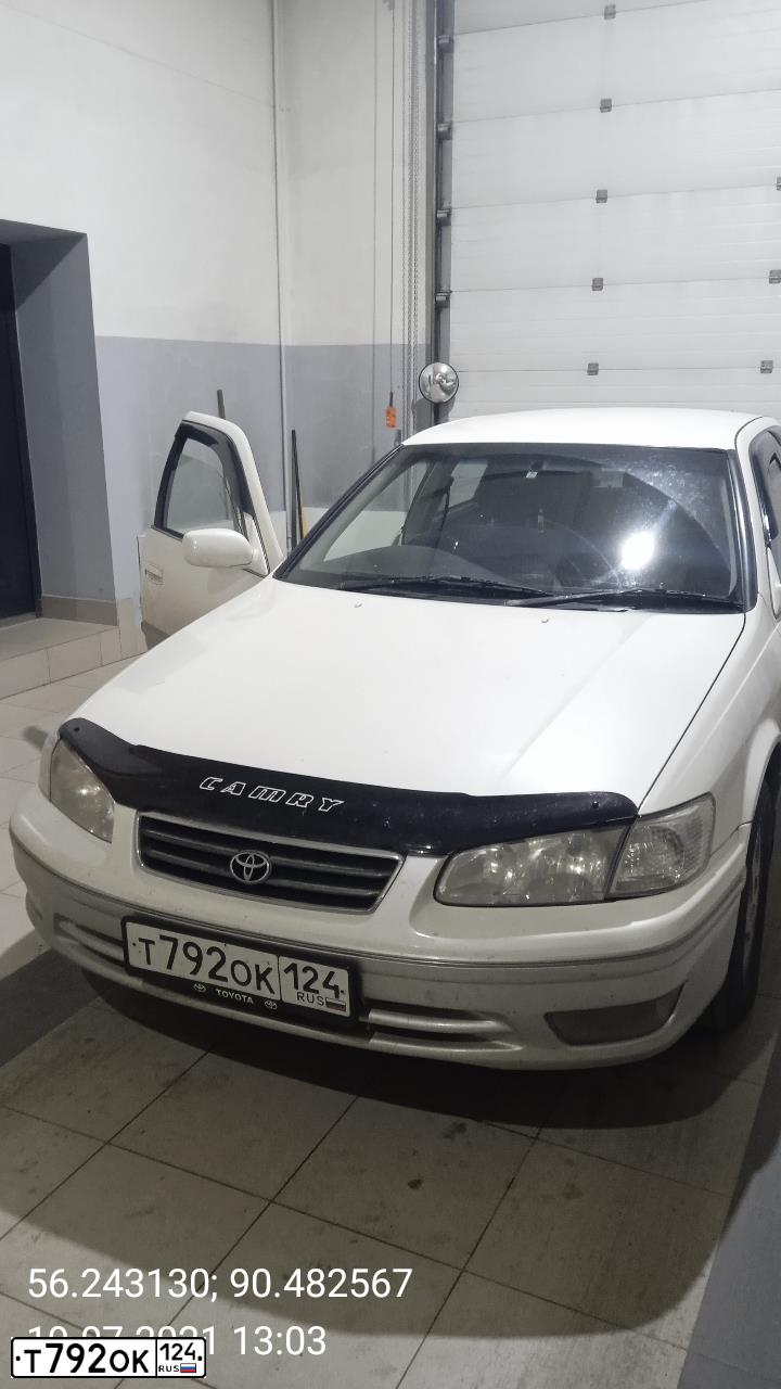 Фото автомобиля TOYOTA CAMRY, 2000 — госномер А212РМ124