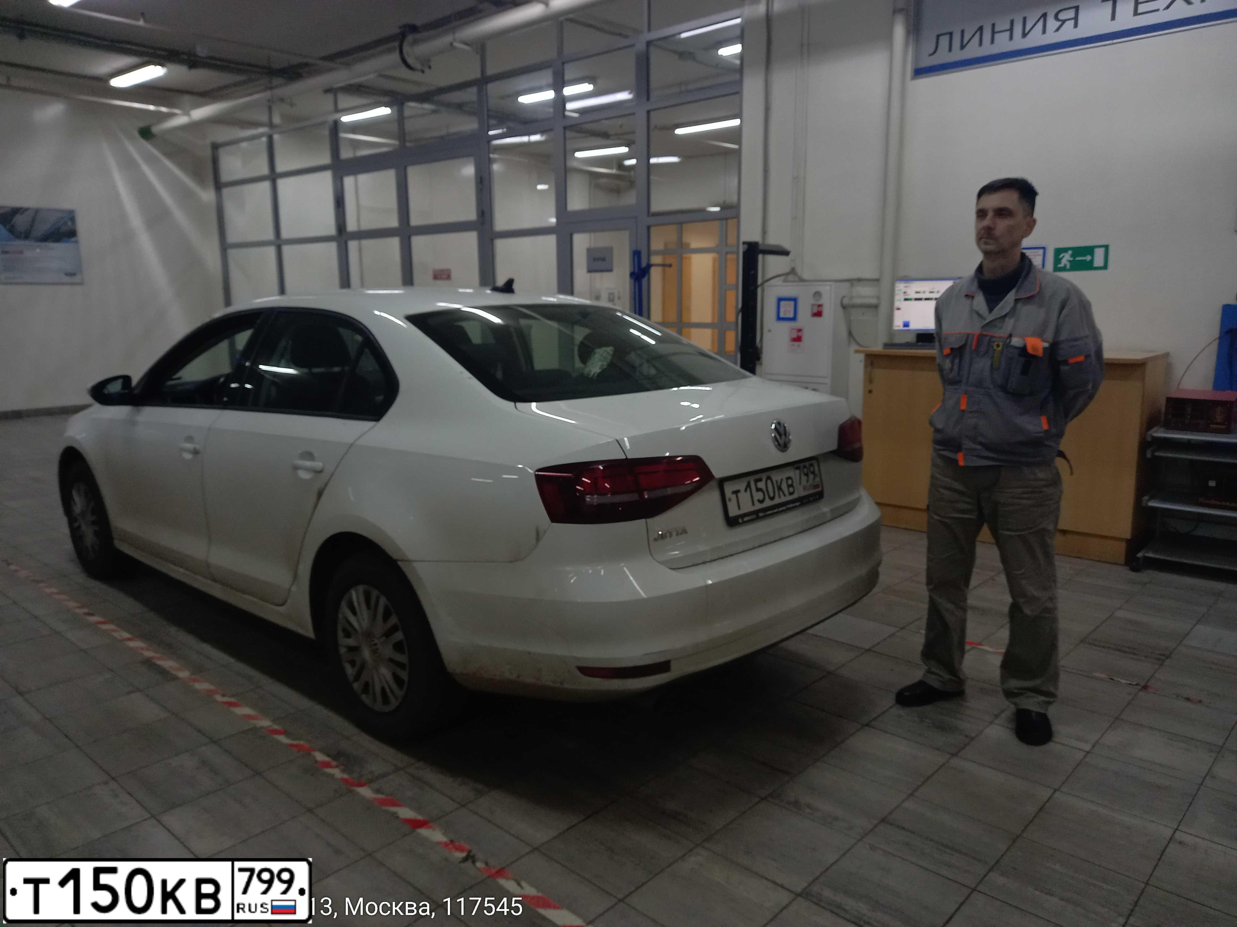 Фото автомобиля ФОЛЬКСВАГЕН ДЖЕТТА, 2018 — госномер Р108ВТ29. Цвет: Белый