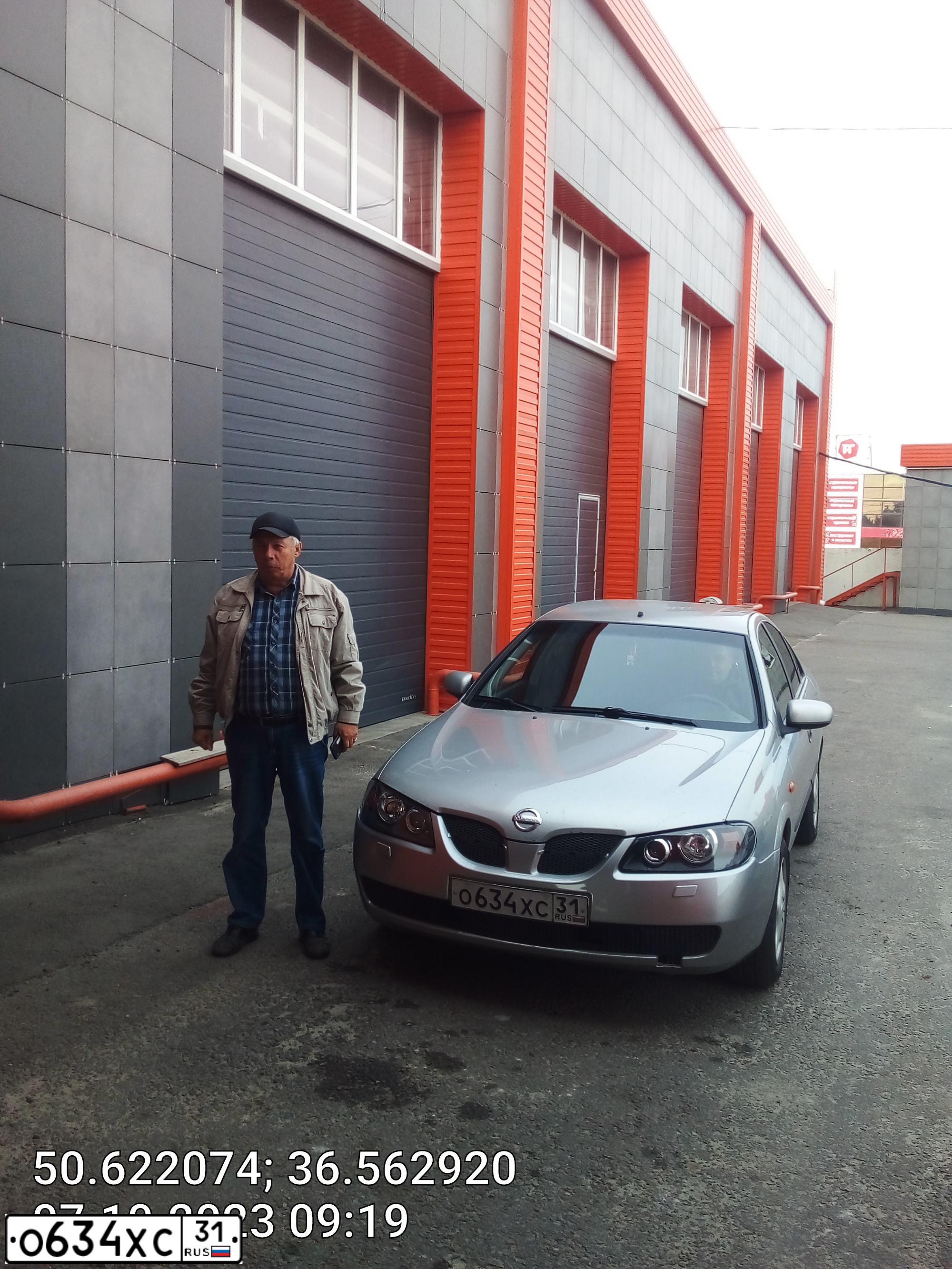 Фото автомобиля NISSAN ALMERA, 2004 — госномер Е444ОО31. Цвет: (БЕЛЫЙ)СЕРЕБРИСТЫЙ
