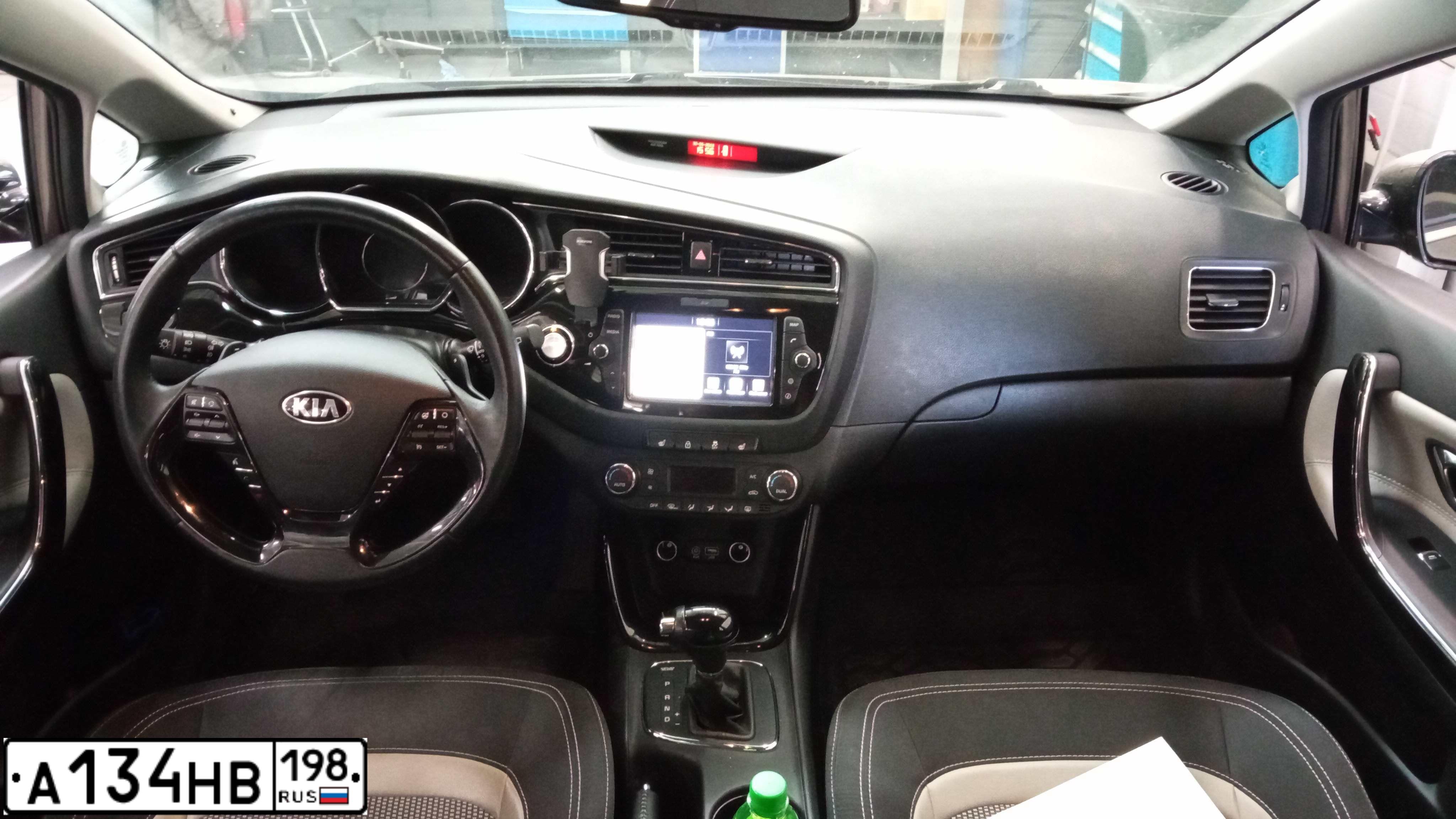 Фото автомобиля KIA CEED, 2018 — госномер А503ХХ147. Цвет: Коричневый