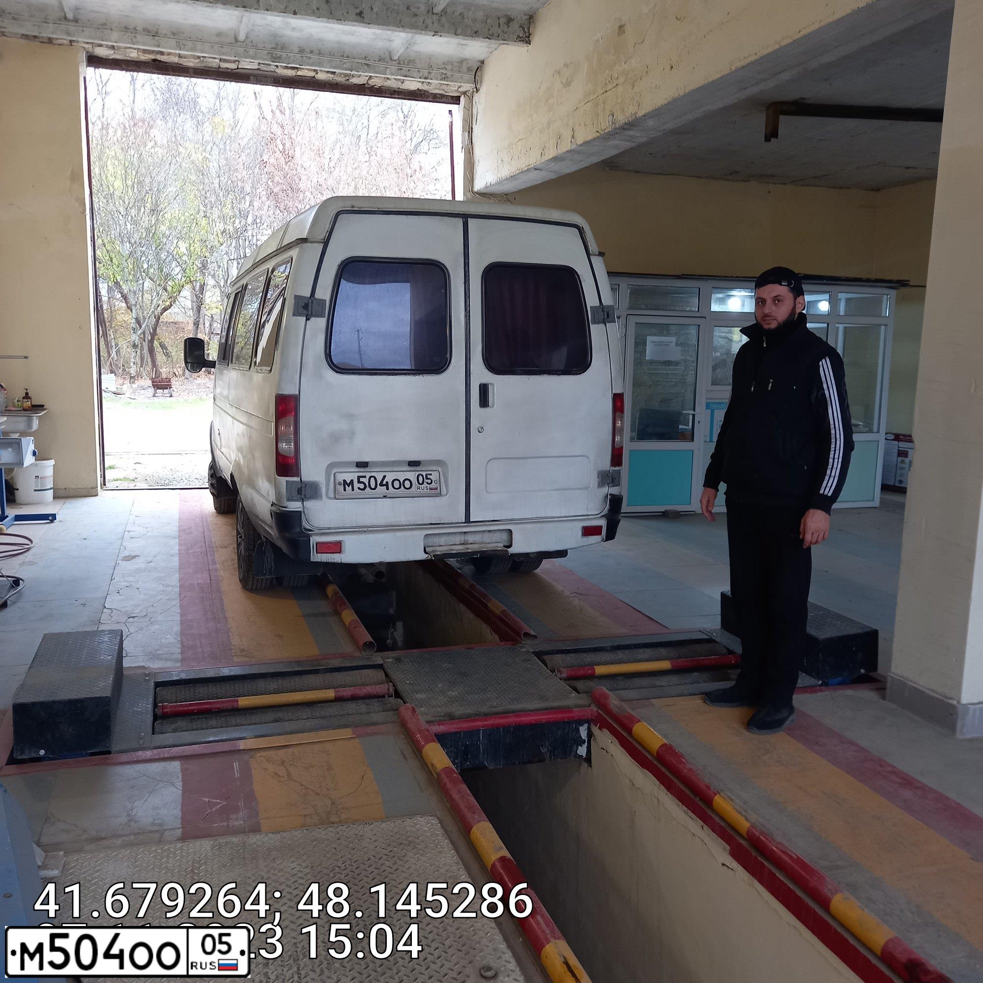 Фото автомобиля GAZ 3221 EL, 2005 — госномер М504ОО05. Цвет: БЕЛЫЙ