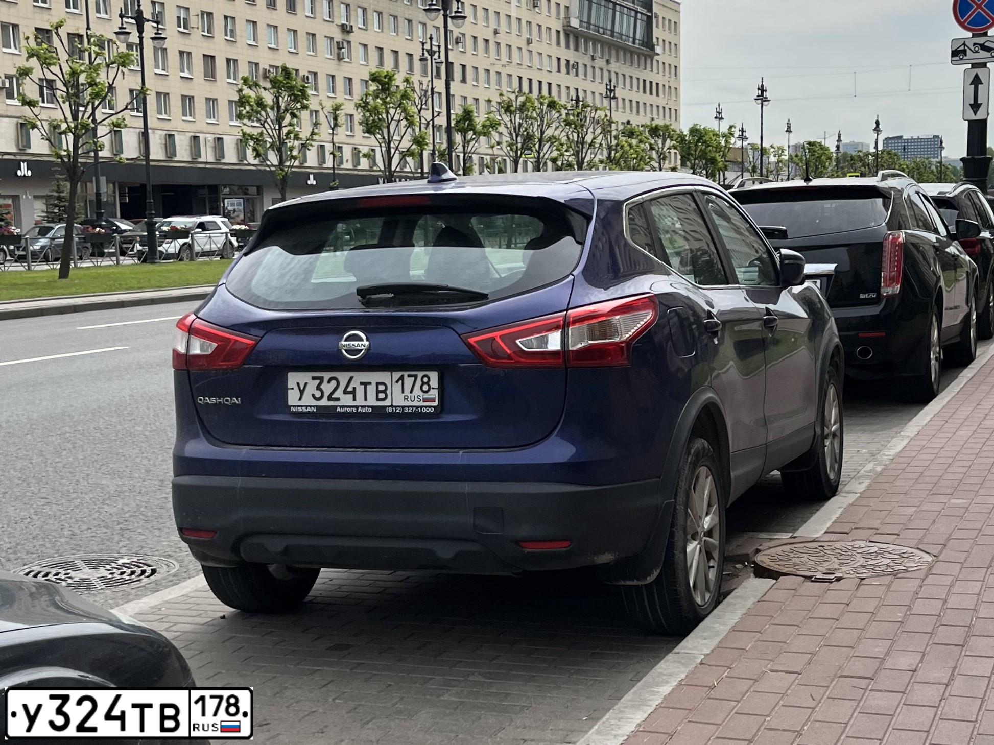 Фото автомобиля NISSAN QASHQAI, 2017 — госномер У324ТВ178. Цвет: ТЕМНО-СИНИЙ