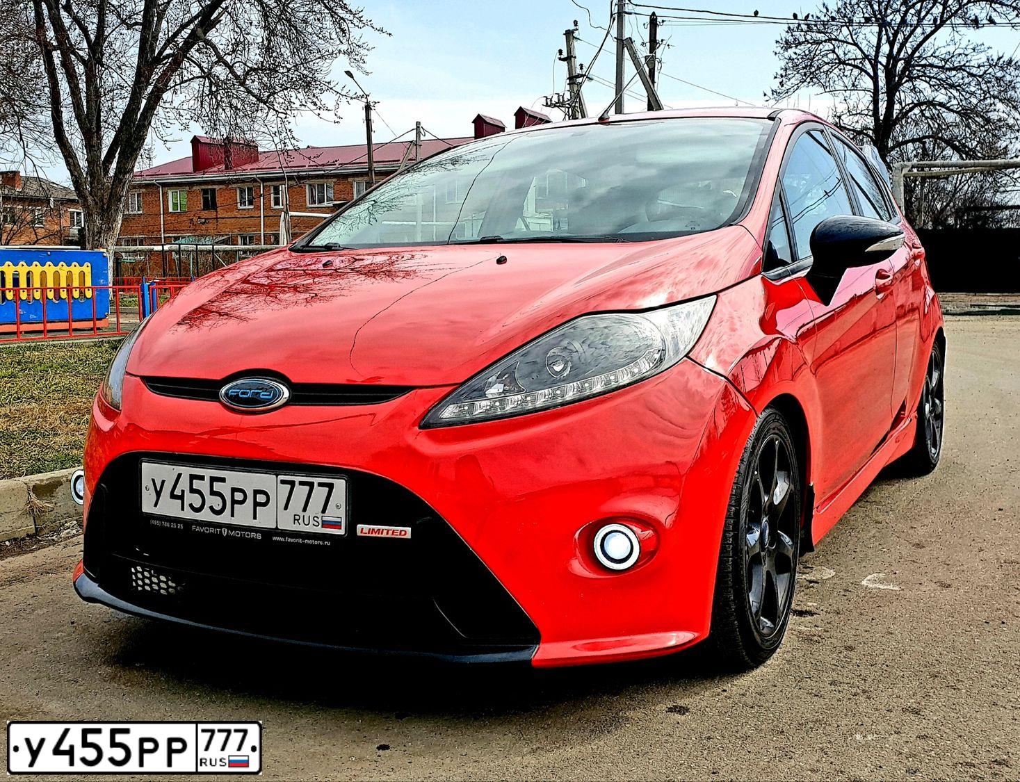 Фото автомобиля FORD FIESTA / ASPIRE, 2008 — госномер Е286ВА193. Цвет: Красный