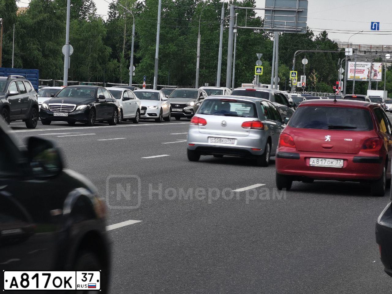 Фото автомобиля PEUGEOT 307, 2006 — госномер Н801ТА37. Цвет: Красный