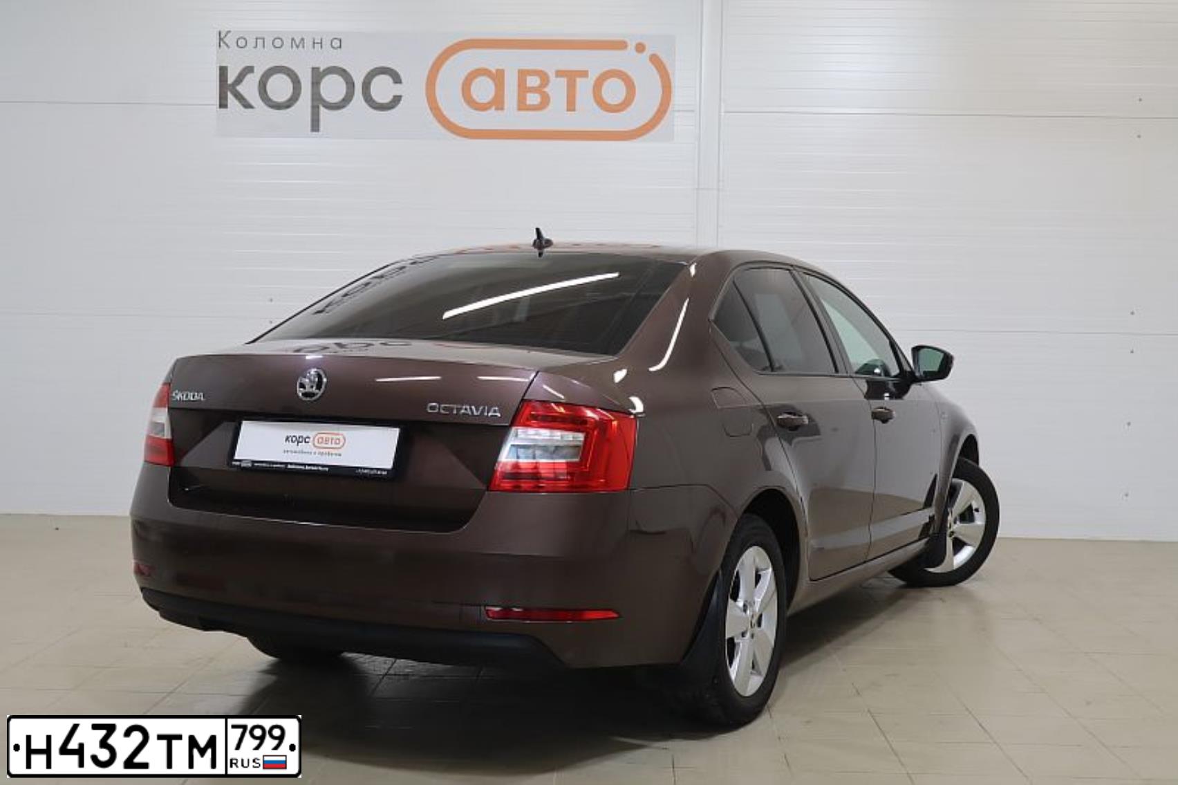 Фото автомобиля SKODA OCTAVIA, 2019 — госномер С014ЕР550. Цвет: Коричневый