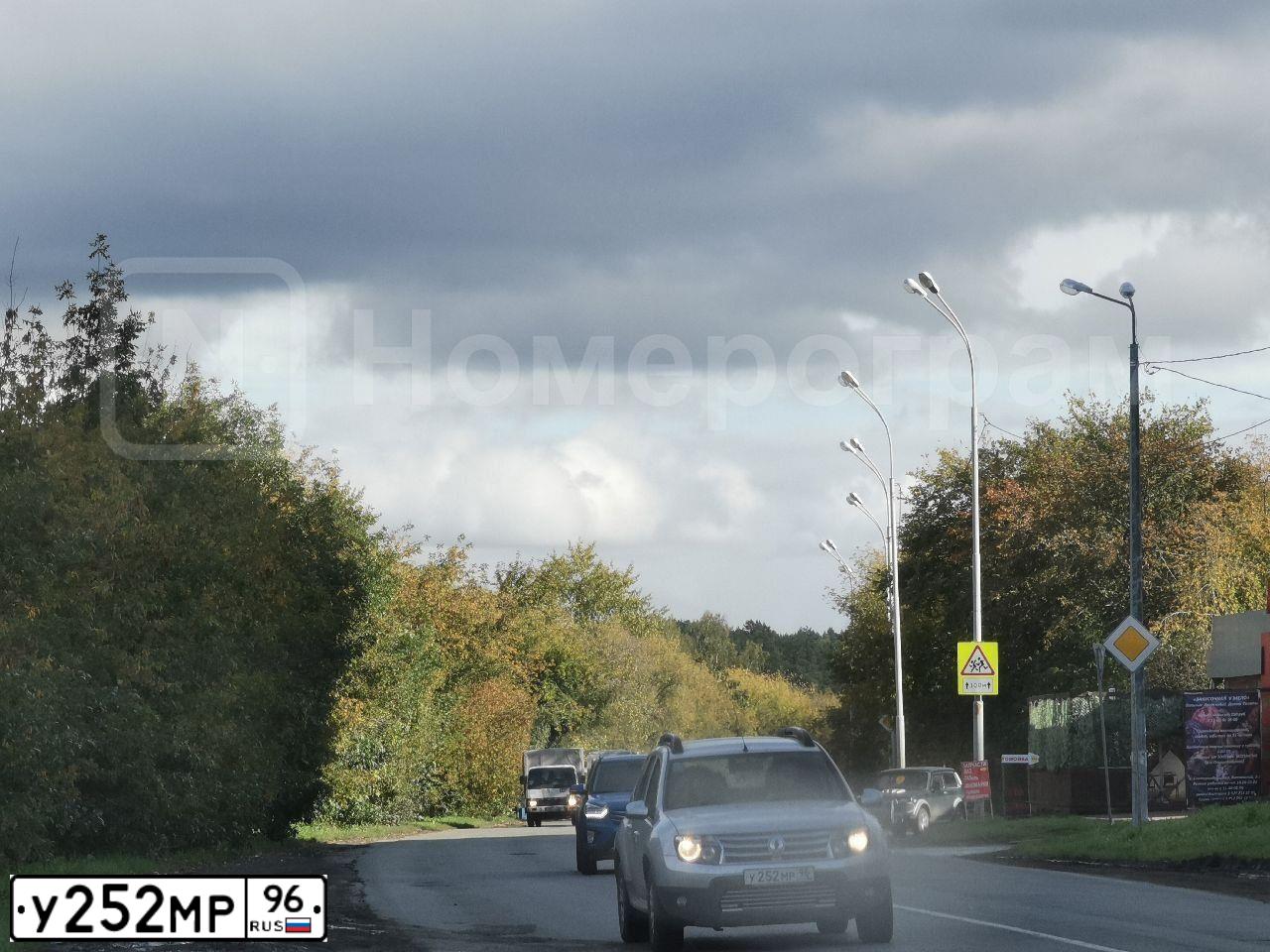Фото автомобиля RENAULT DUSTER, 2012 — госномер Е926СМ797