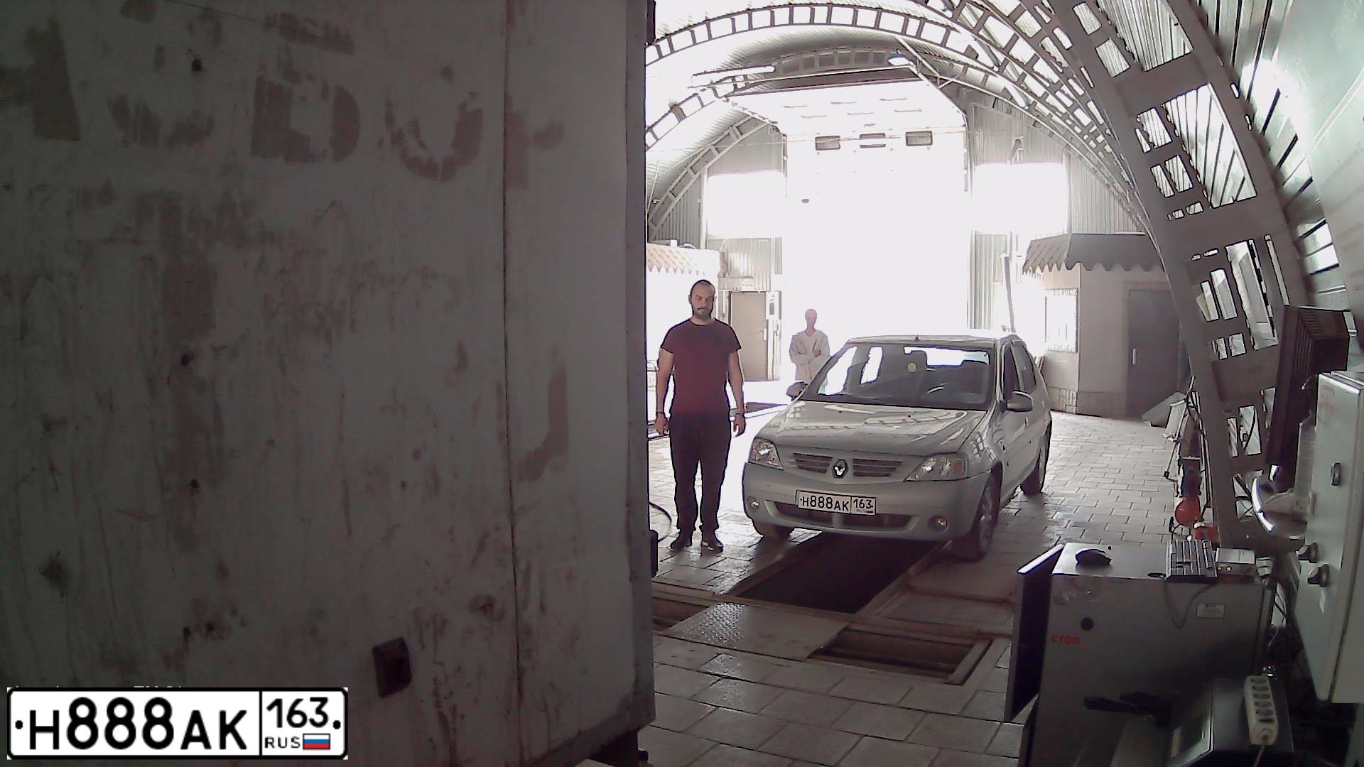 Фото автомобиля GAZ 3110 WOLGA, 2004 — госномер Н888АК63. Цвет: БУРАН