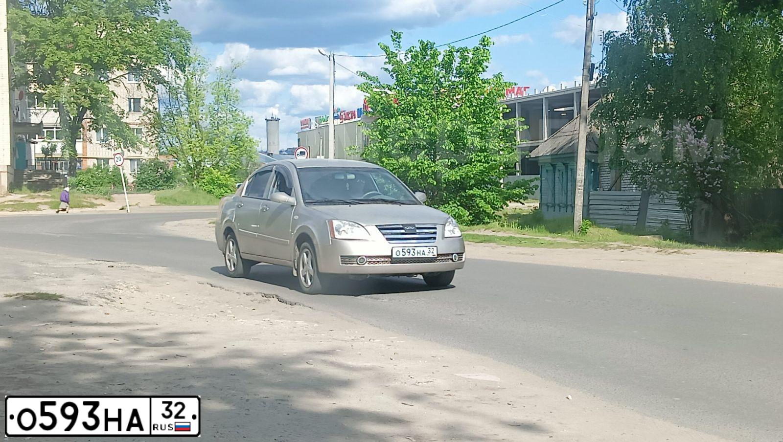 Фото автомобиля CHERY FORA /A21/, 2007 — госномер О593НА32. Цвет: СЕРЫЙ