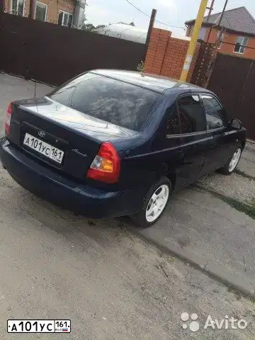 Фото автомобиля HYUNDAI SOLARIS, 2015 — госномер Н868УР161. Цвет: Белый
