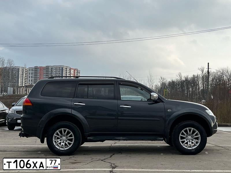 Фото автомобиля MITSUBISHI PAJERO, 2013 — госномер Х115НО71. Цвет: СЕРЫЙ