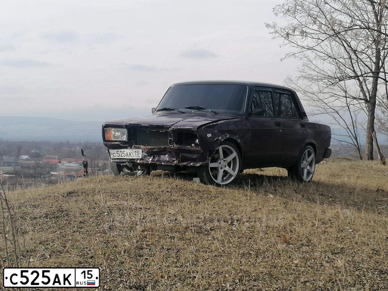 Фото автомобиля LADA 2107 LADA, 2002 — госномер В187ХК15. Цвет: ФИОЛЕТОВЫЙ