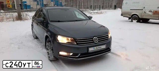 Фото автомобиля VOLKSWAGEN PASSAT, 2011 — госномер С240УТ86. Цвет: СЕРЫЙ