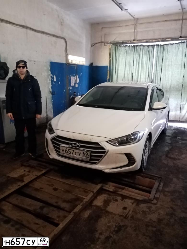 Фото автомобиля HYUNDAI ELANTRA, 2016 — госномер Н657СУ69. Цвет: Белый