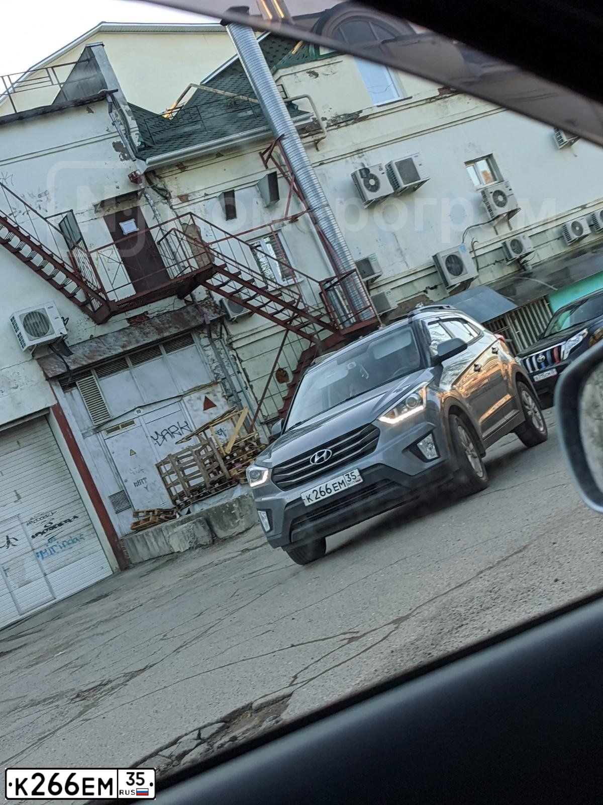 Фото автомобиля HYUNDAI CRETA, 2019 — госномер К266ЕМ35. Цвет: СЕРЫЙ