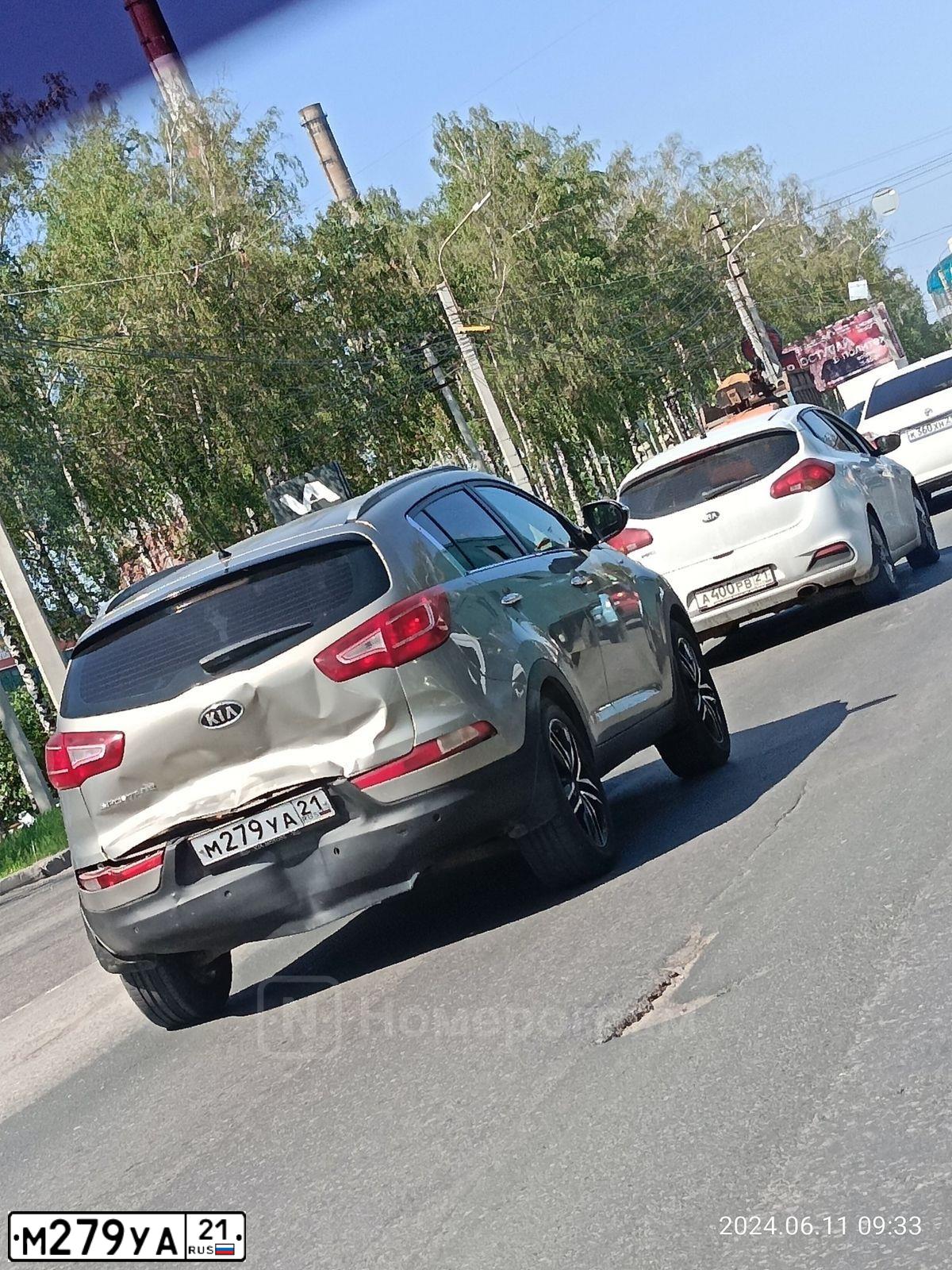 Фото автомобиля KIA SPORTAGE, 2012 — госномер М279УА21. Цвет: СЕРЕБРИСТЫЙ