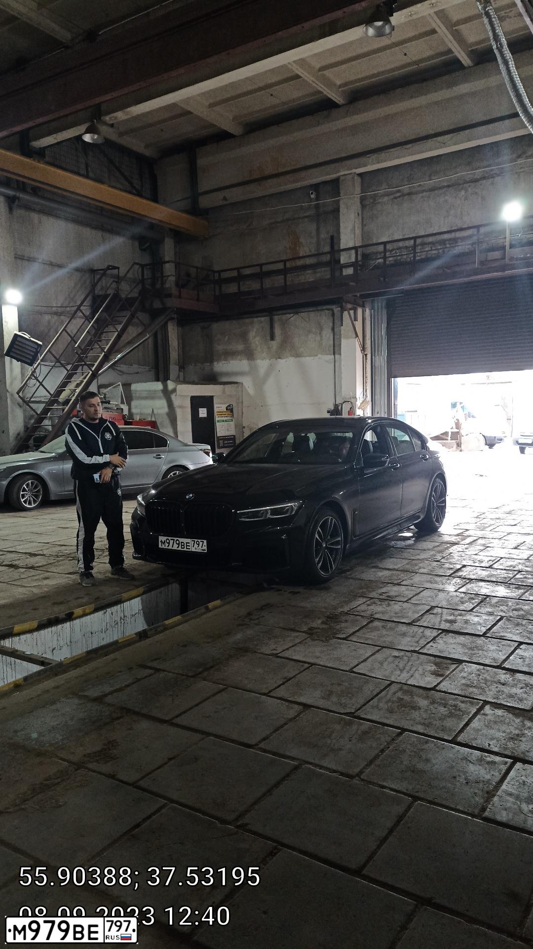 Фото автомобиля BMW SERIE 7, 2019 — госномер М979ВЕ797. Цвет: ЧЕРНЫЙ