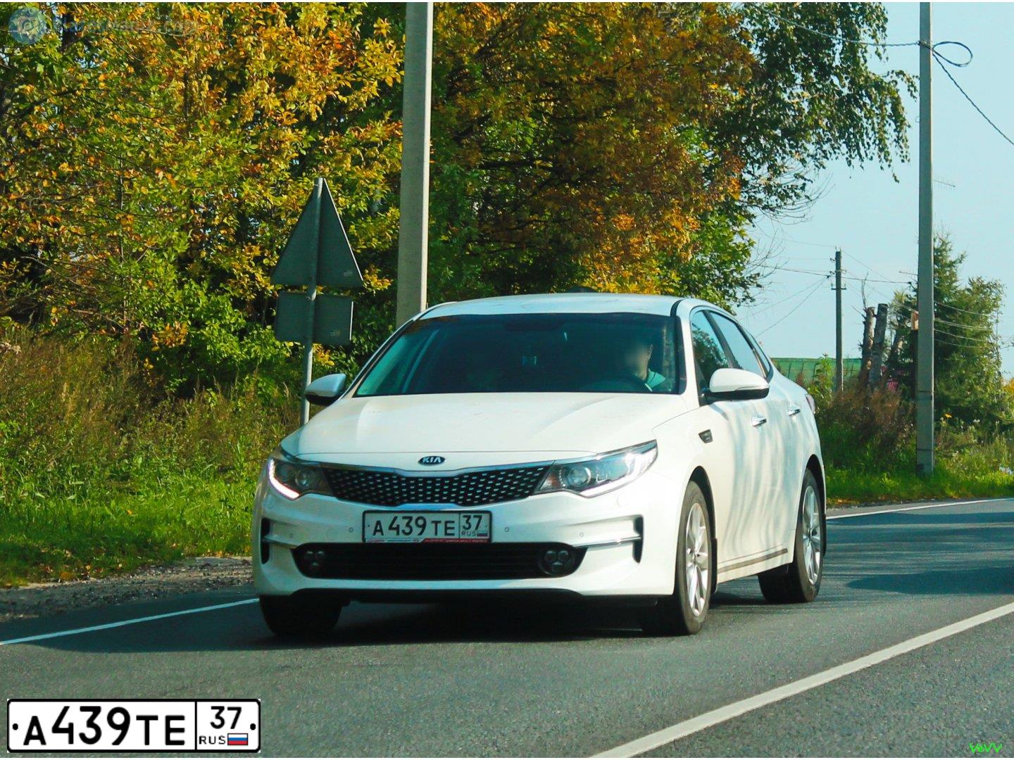 Фото автомобиля KIA MAGENTIS / OPTIMA, 2017 — госномер В240РО37. Цвет: Белый