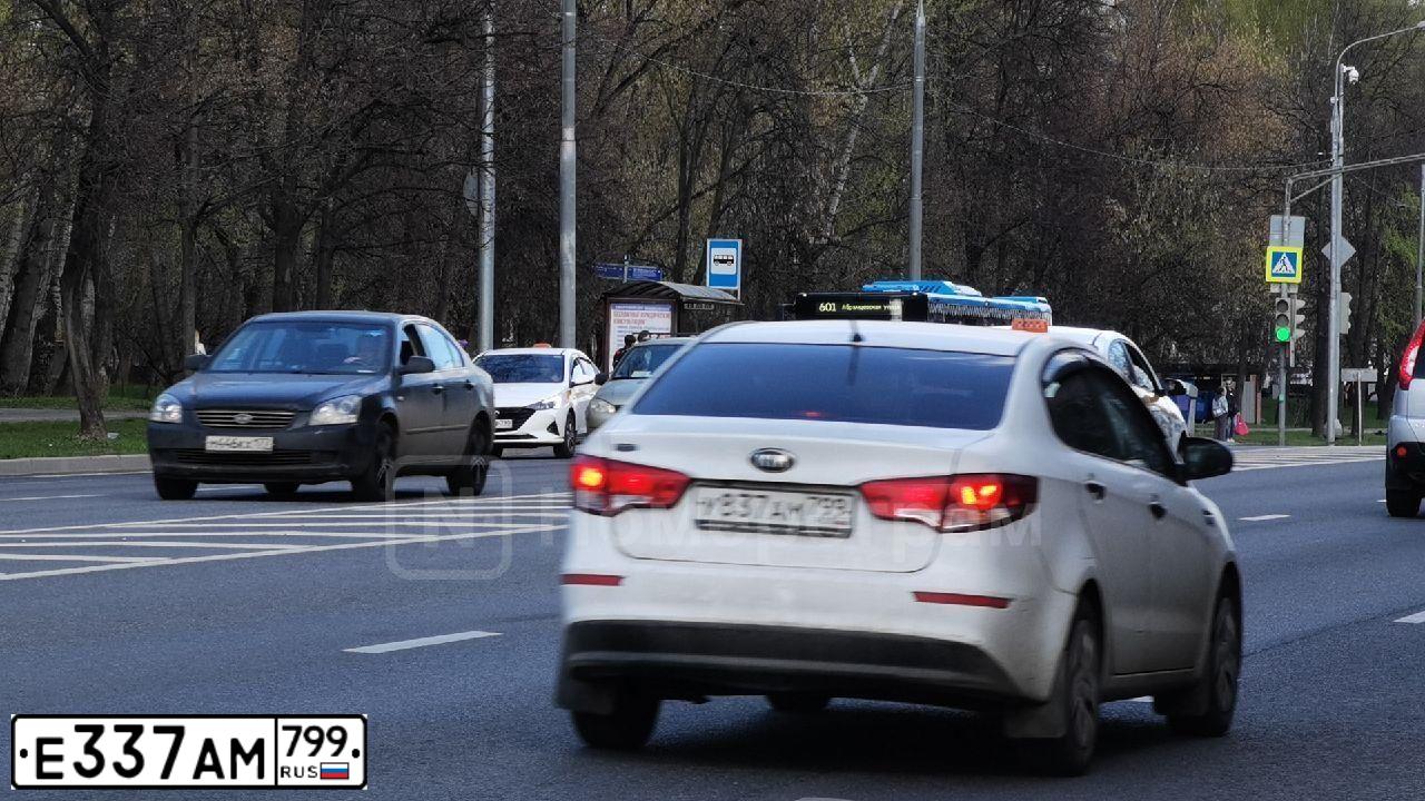 Фото автомобиля BMW SERIE 3, 2009 — госномер Х900КА50. Цвет: ЧЕРНЫЙ