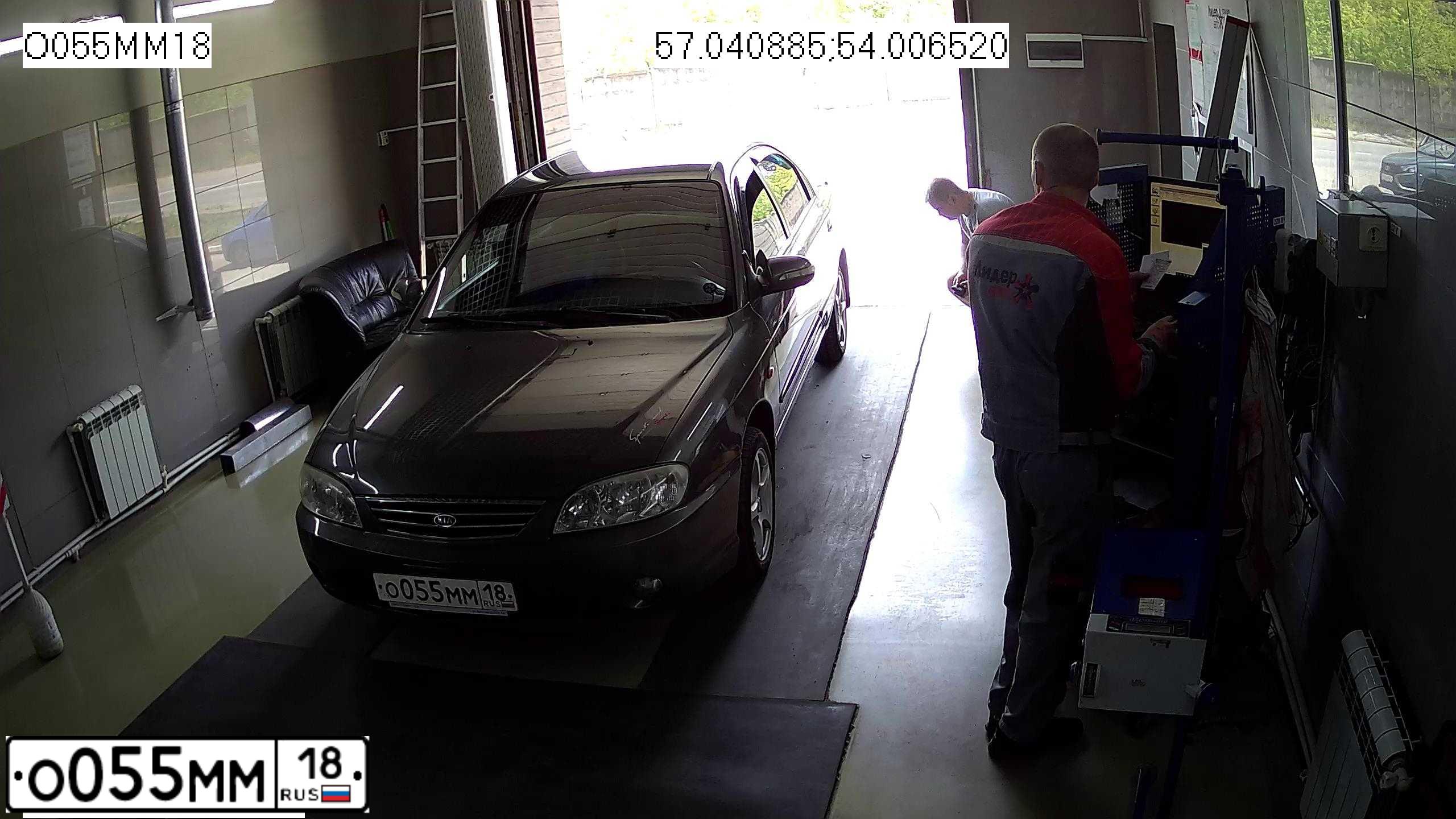 Фото автомобиля KIA SPECTRA, 2006 — госномер О055ММ18. Цвет: СЕРОЕ ОЛОВО