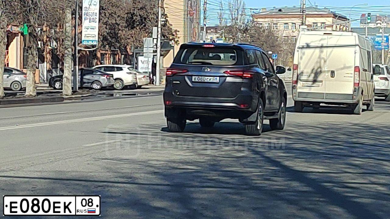 Фото автомобиля SKODA OCTAVIA, 2011 — госномер Е080ЕК08. Цвет: ТЕМНО-СИНИЙ