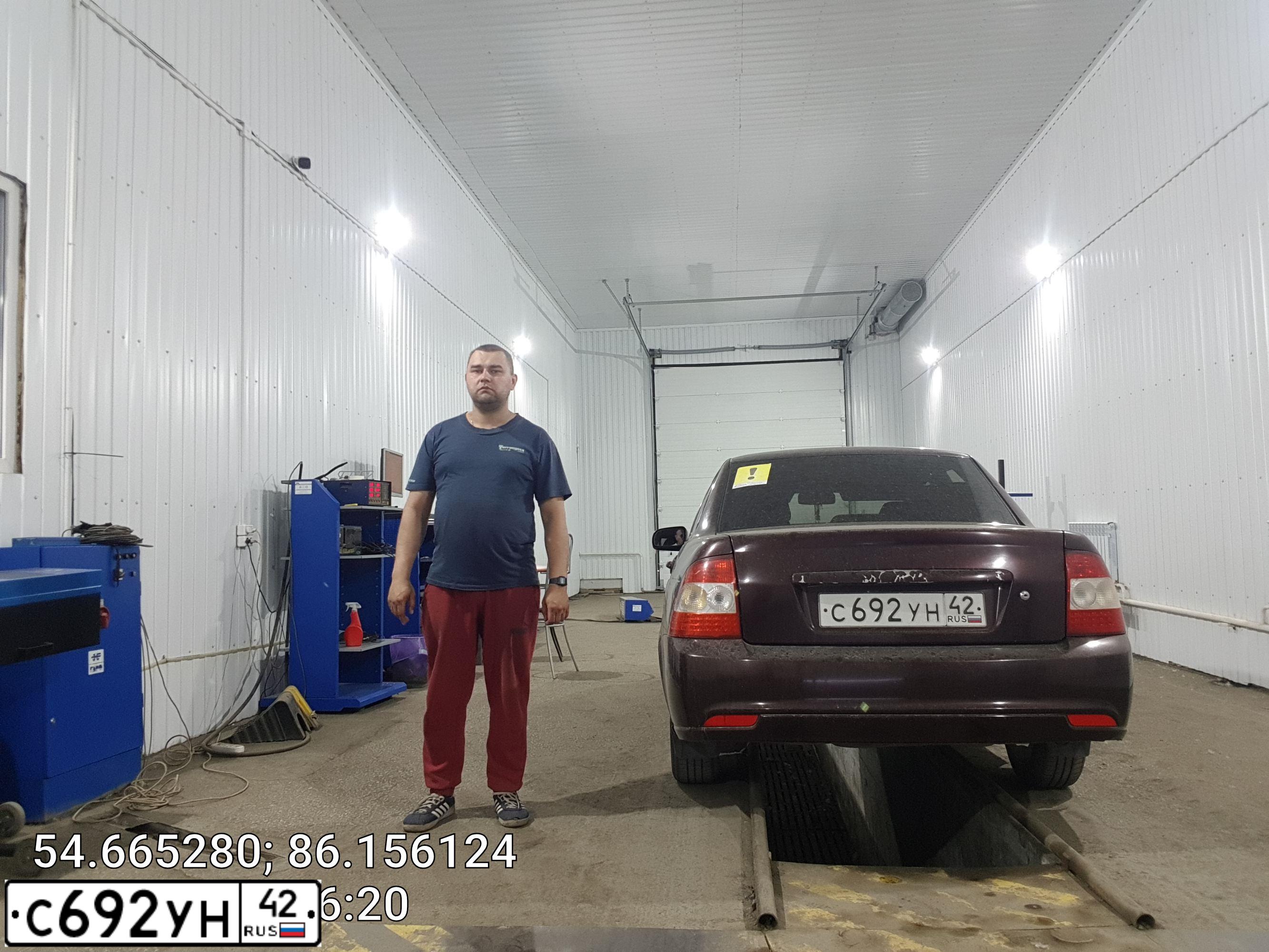 Фото автомобиля KIA SPORTAGE, 2008 — госномер С692УН42. Цвет: КРАСНЫЙ