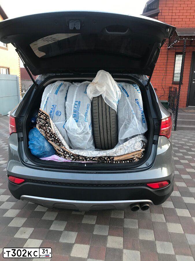 Фото автомобиля HYUNDAI SANTA FE, 2012 — госномер М563ЕУ193. Цвет: СЕРЫЙ