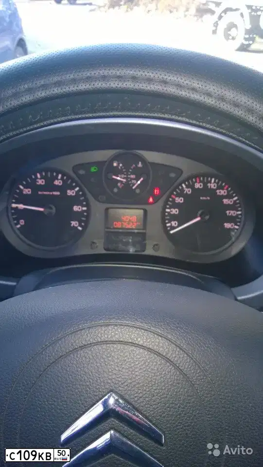Фото автомобиля CITROEN BERLINGO, 2010 — госномер У081СР799. Цвет: ПЕСОЧНЫЙ