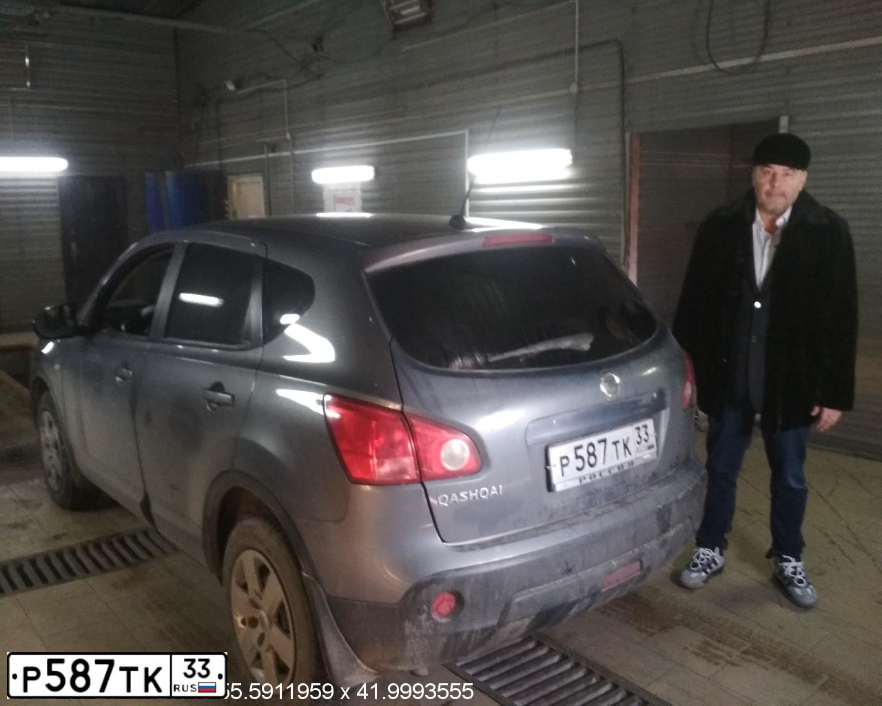 Фото автомобиля NISSAN QASHQAI, 2009 — госномер Н180УС33. Цвет: СЕРЫЙ